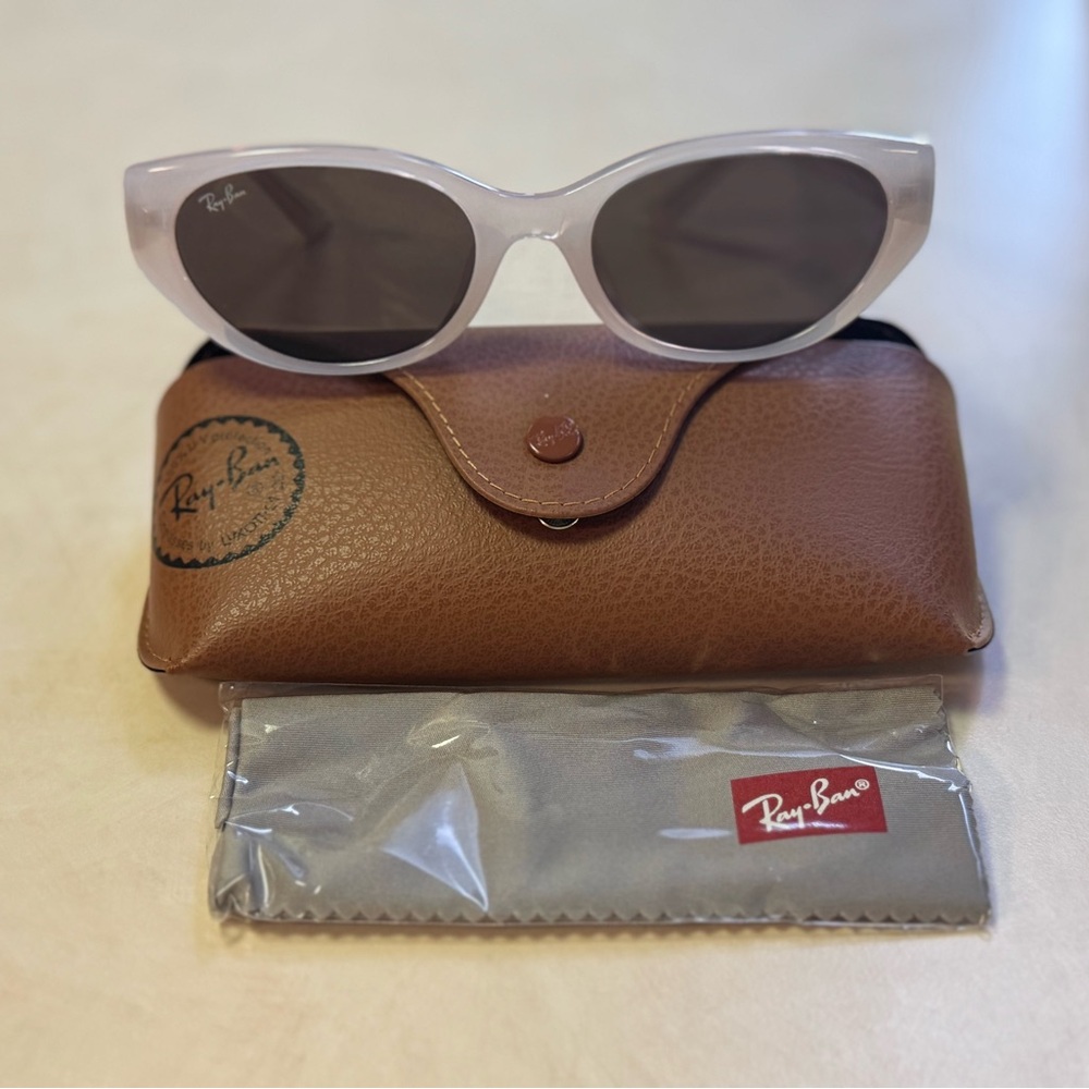 Ray-Ban Women's Cream Sunglasses (2025)